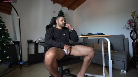 Snapshot of mrlouiss chatting on 21, 12, 2024 Luis    Instagram   online show from 21, 12, 2024