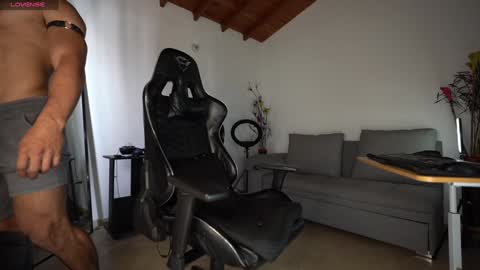 Snapshot of mrlouiss chatting on 1, 2, 2025 Luis    Instagram   online show from 1, 2, 2025