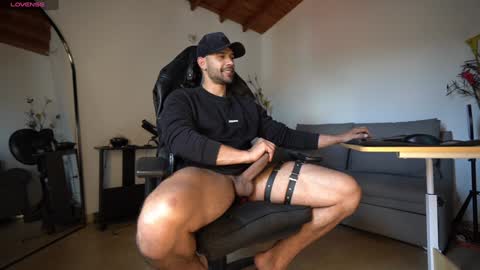 Snapshot of mrlouiss chatting on 4, 2, 2025 Luis    Instagram   online show from 4, 2, 2025