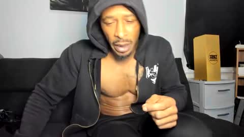 mromg007 online show from 10, 1, 2025