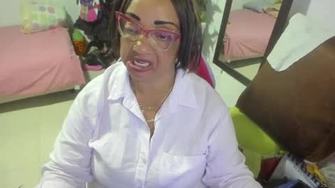 mrs_mommy online show from 6, 1, 2025