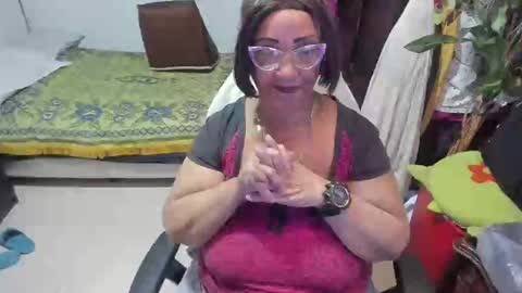 mrs_mommy online show from 18, 2, 2025