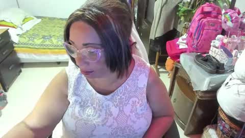 mrs_mommy online show from 5, 3, 2025