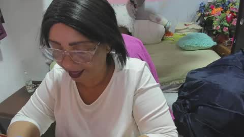 mrs_mommy online show from 7, 4, 2026