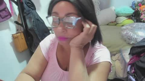 mrs_mommy online show from 3, 5, 2026