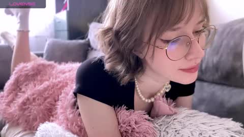 ms_christiana online show from 10, 3, 2026