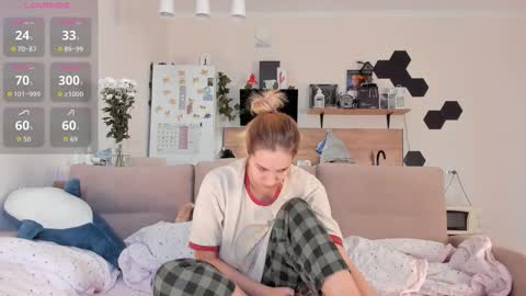 Snapshot of ms_foryou chatting on 4, 10, 2025 Ms ForYOU online show from 4, 10, 2025