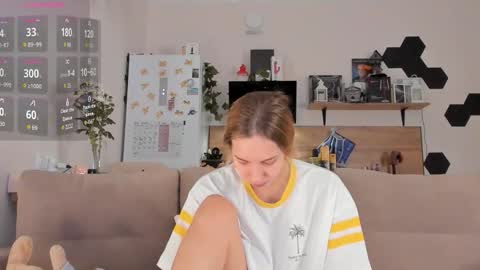 Snapshot of ms_foryou chatting on 24, 10, 2025 Ms ForYOU online show from 24, 10, 2025