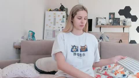 Snapshot of ms_foryou chatting on 17, 5, 2026 Ms ForYOU online show from 17, 5, 2026