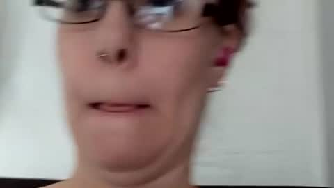 Snapshot of msalls1124 chatting on 19, 12, 2025 melissa online show from 19, 12, 2025