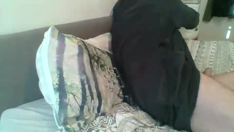 Snapshot of muff74 chatting on 5, 10, 2025 muff74 online show from 5, 10, 2025