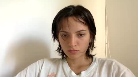 Snapshot of munchi_ chatting on 10, 1, 2025 online show from 10, 1, 2025