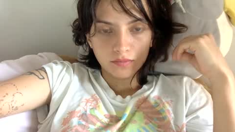 Snapshot of munchi_ chatting on 11, 1, 2025 online show from 11, 1, 2025