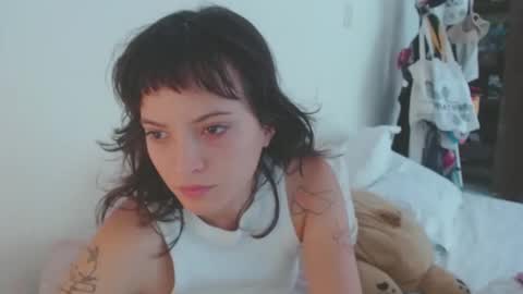 Snapshot of munchi_ chatting on 3, 11, 2025 online show from 3, 11, 2025