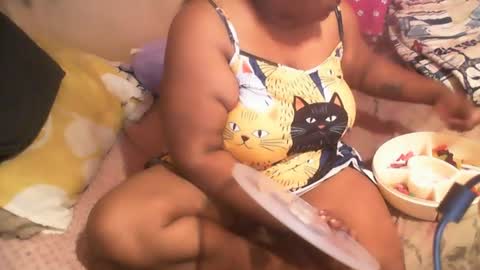Snapshot of munniegalz1 chatting on 24, 6, 2026 your angel online show from 24, 6, 2026