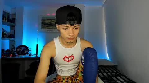 Snapshot of murielkarmesi chatting on 5, 1, 2025 murielkarmesi online show from 5, 1, 2025