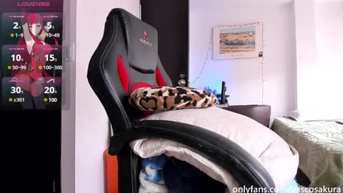 Snapshot of murielkarmesi chatting on 1, 3, 2025 murielkarmesi online show from 1, 3, 2025