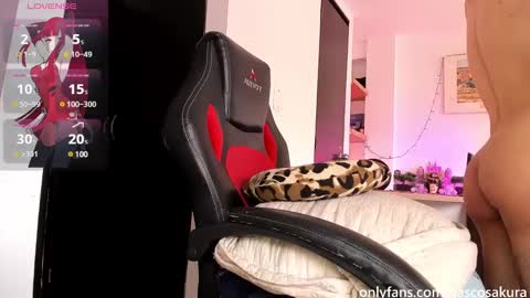 Snapshot of murielkarmesi chatting on 8, 3, 2025 murielkarmesi online show from 8, 3, 2025