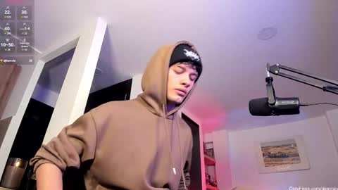 Snapshot of murielkarmesi chatting on 15, 10, 2025 murielkarmesi online show from 15, 10, 2025