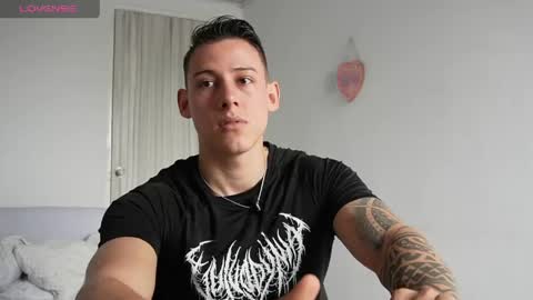 muscle_king_cum online show from 13, 4, 2026
