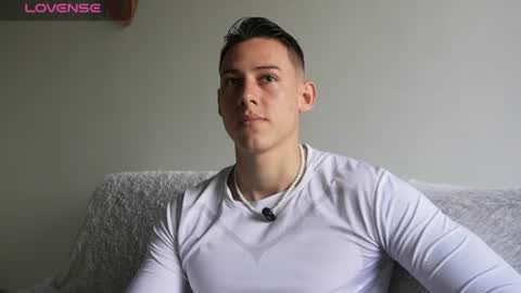 muscle_king_cum online show from 16, 7, 2026