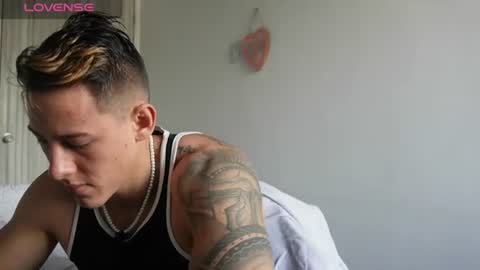 muscle_king_cum online show from 4, 8, 2026