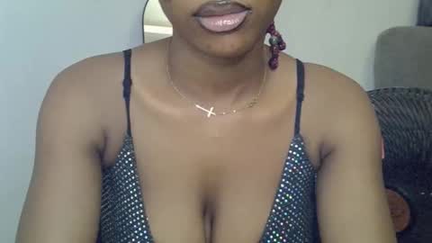 Snapshot of muscle_queen0 chatting on 5, 3, 2026 muscle_queen0 online show from 5, 3, 2026