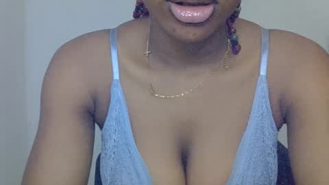 Snapshot of muscle_queen0 chatting on 6, 3, 2026 muscle_queen0 online show from 6, 3, 2026