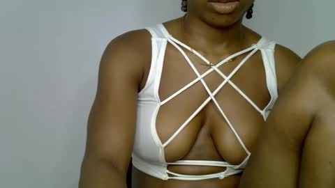 Snapshot of muscle_queen0 chatting on 22, 3, 2026 muscle_queen0 online show from 22, 3, 2026