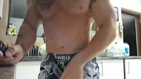 muscledaddy69s online show from 26, 4, 2026
