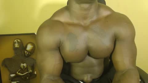 musclegod23 online show from 11, 3, 2025