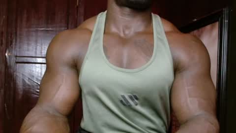 musclegod23 online show from 11, 4, 2026