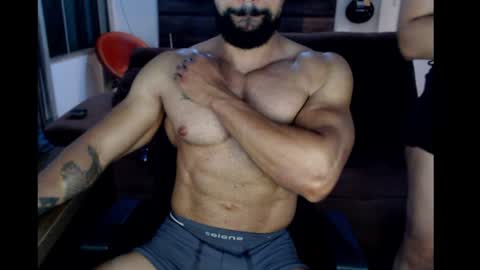 Snapshot of muscleweed420 chatting on 11, 1, 2025 Ragnar online show from 11, 1, 2025