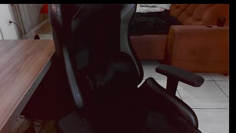 Snapshot of muscleweed420 chatting on 8, 1, 2026 Ragnar online show from 8, 1, 2026