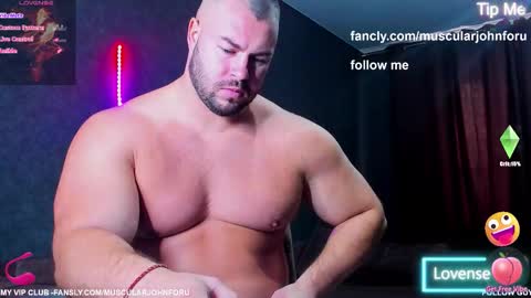 Snapshot of muscularjohnforu chatting on 28, 9, 2025 click icon for peach online show from 28, 9, 2025