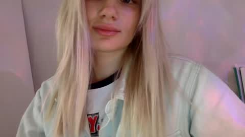 Snapshot of musescorner chatting on 14, 7, 2026 musescorner online show from 14, 7, 2026