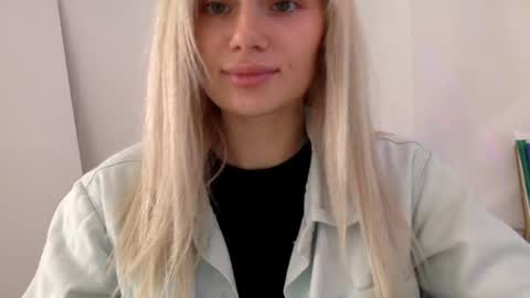 Snapshot of musescorner chatting on 19, 7, 2026 musescorner online show from 19, 7, 2026