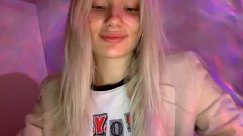 Snapshot of musescorner chatting on 4, 8, 2026 musescorner online show from 4, 8, 2026