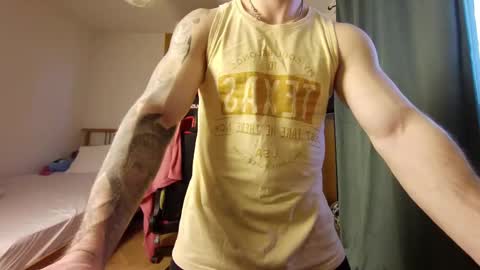 Snapshot of muslejoker chatting on 2, 3, 2025 musle joker online show from 2, 3, 2025