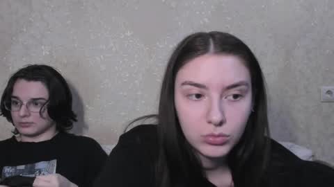 cute couple online show from 5, 4, 2026