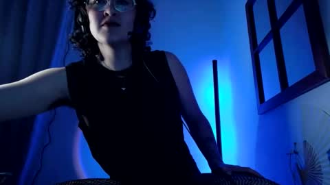 Snapshot of mx_anouk_divine chatting on 23, 12, 2025 Mx. Anouk Divine online show from 23, 12, 2025