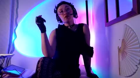 Snapshot of mx_anouk_divine chatting on 2, 2, 2026 Mx. Anouk Divine online show from 2, 2, 2026