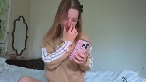 Snapshot of my_mia_ chatting on 3, 3, 2026 MIA I will be here Monday Wednesday Thursday Saturday online show from 3, 3, 2026