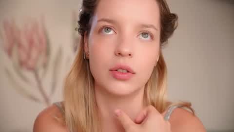 Snapshot of my_mia_ chatting on 24, 6, 2026 MIA I will be here Monday Wednesday Thursday Saturday online show from 24, 6, 2026