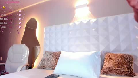 Mariana Evans online show from 5, 2, 2025