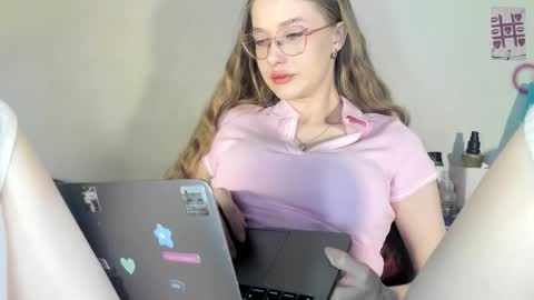 chloe online show from 6, 5, 2026