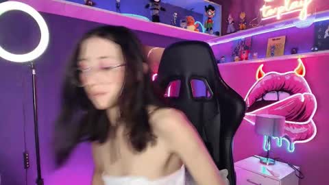 Milly Cute online show from 15, 2, 2026