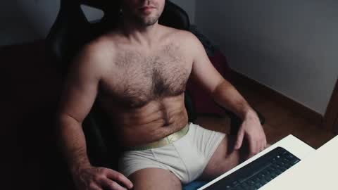 Juan  OF  myhairymacho online show from 5, 3, 2025