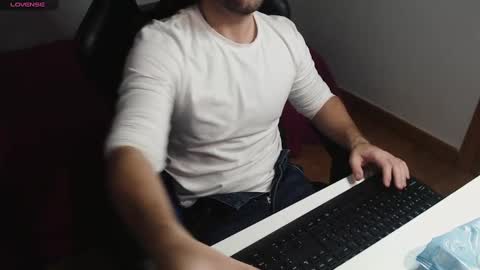 Juan  OF  myhairymacho online show from 9, 3, 2025