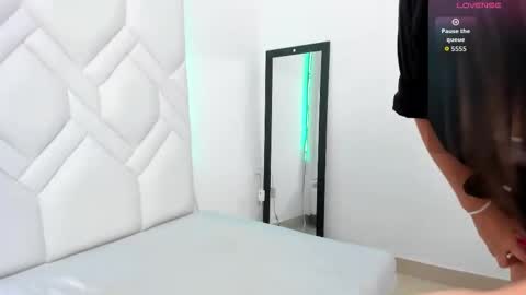 Snapshot of myinnocentwhore chatting on 25, 9, 2025 LINDA AND EMILIO online show from 25, 9, 2025